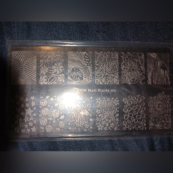 8 Nail Stamping Templates - Picture 6 of 8